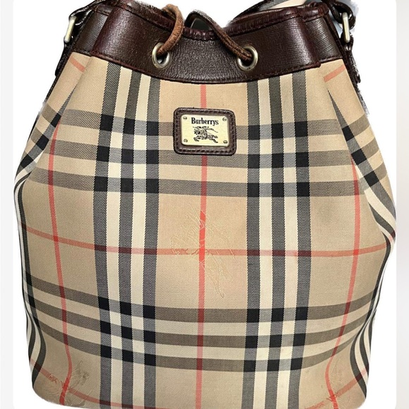Burberry’s Authentic & Vtg Novacheck fabric Drawstring Bucket bag Leather lined - Picture 3 of 16